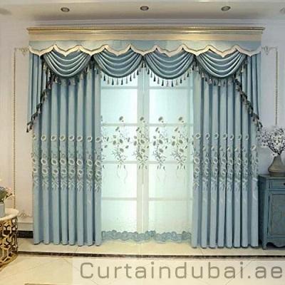 CURTAIN INSTALLATION AND HANGING