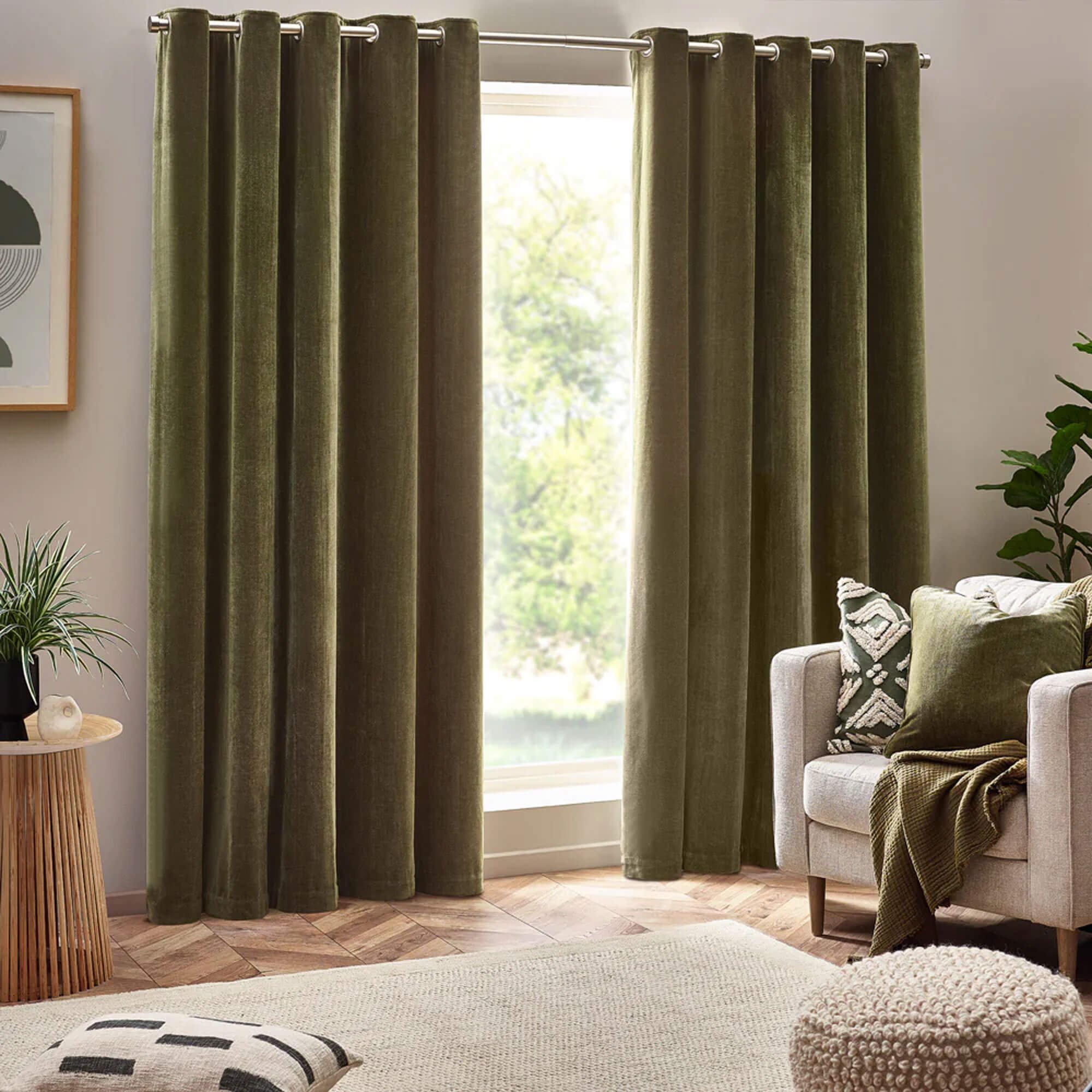 Do Curtains Add Value to Your Home? Exploring Aesthetic, Functional, and Financial Benefits Should I replace old curtains before selling my house?